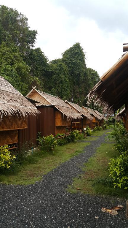 Phuhaya Bamboo Bungalows Koh Lanta Ngoại thất bức ảnh